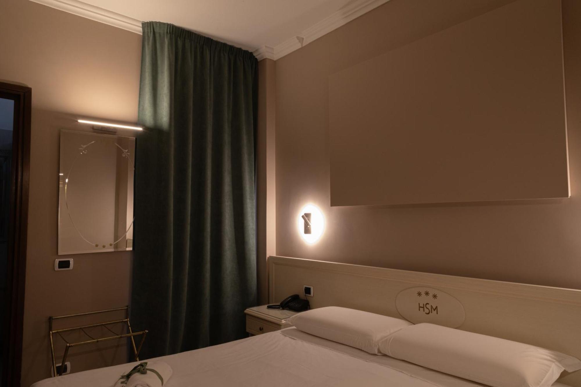 Hotel Santa Maura Rome Exterior photo