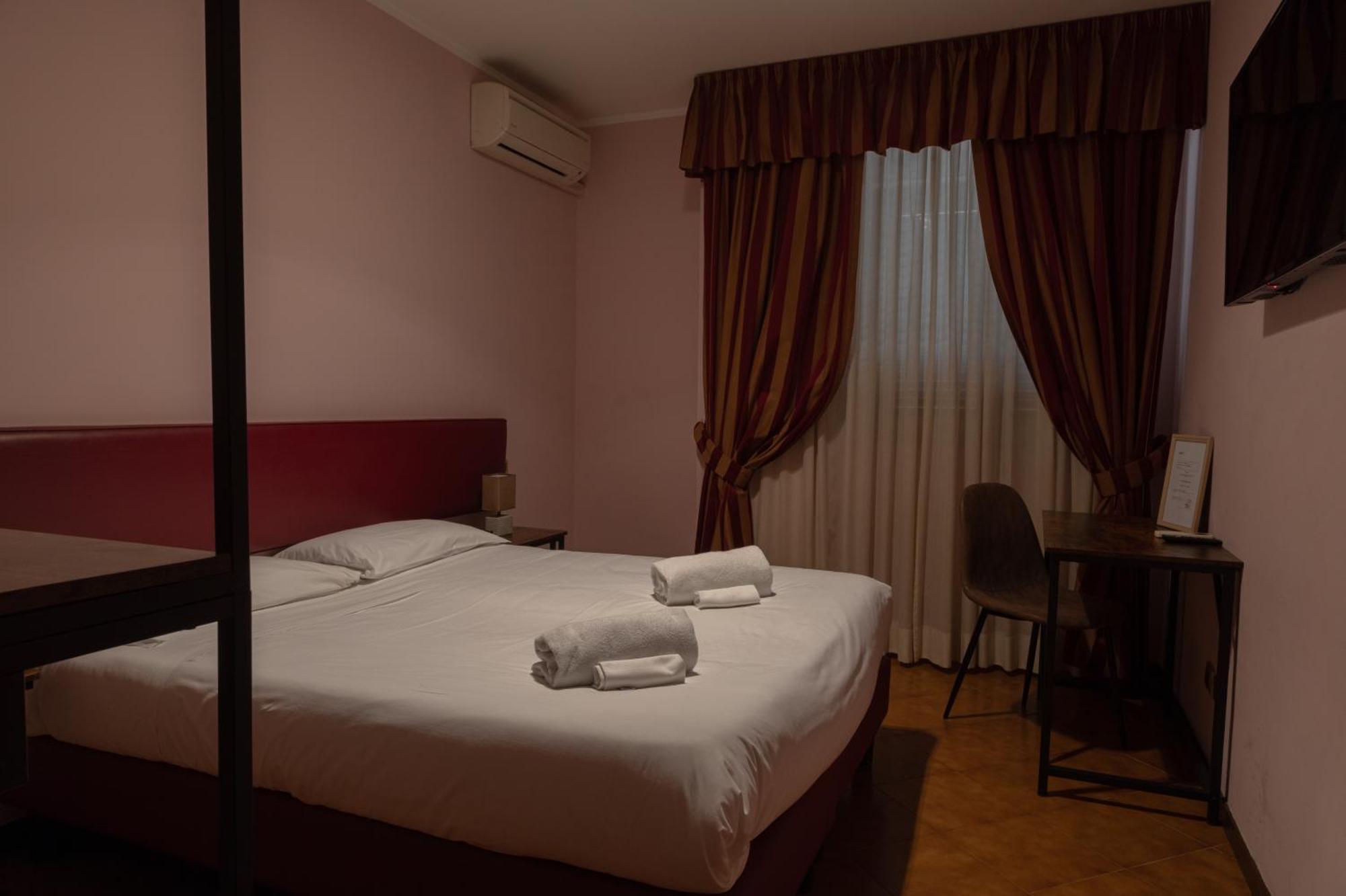 Hotel Santa Maura Rome Exterior photo