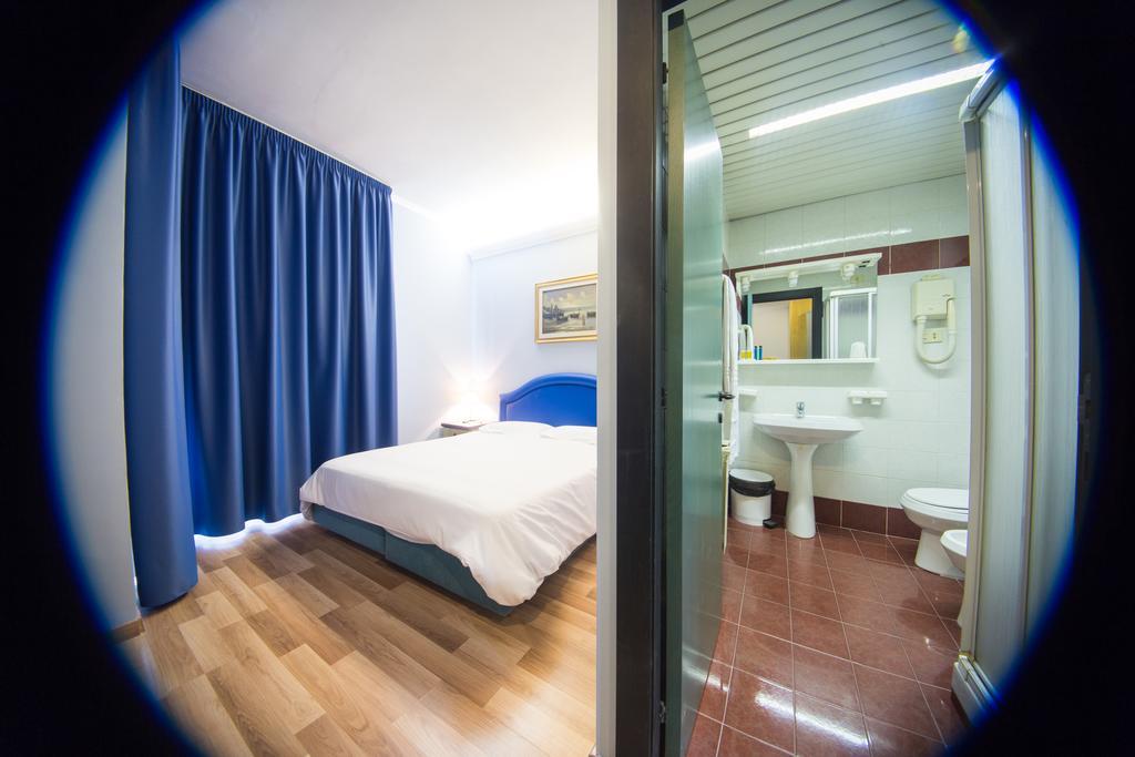 Hotel Santa Maura Rome Exterior photo