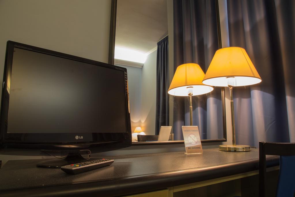 Hotel Santa Maura Rome Exterior photo