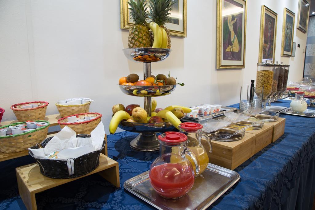 Hotel Santa Maura Rome Exterior photo