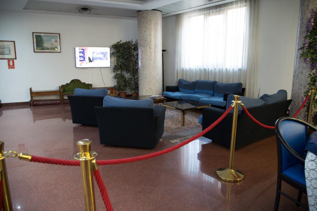 Hotel Santa Maura Rome Exterior photo